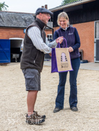 EL160923-147 - Emma Lavelle Stable Visit